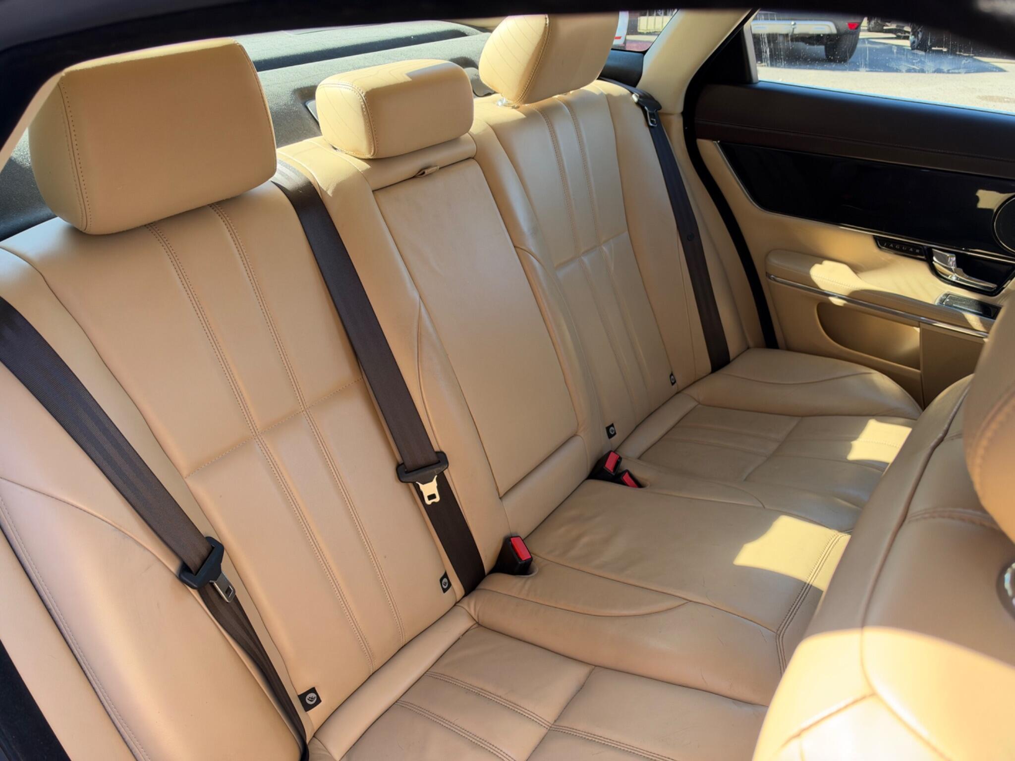 Jaguar XJ view 15