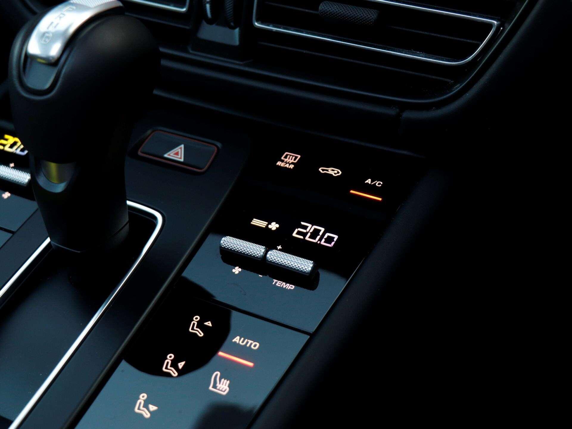 Porsche Macan view 17