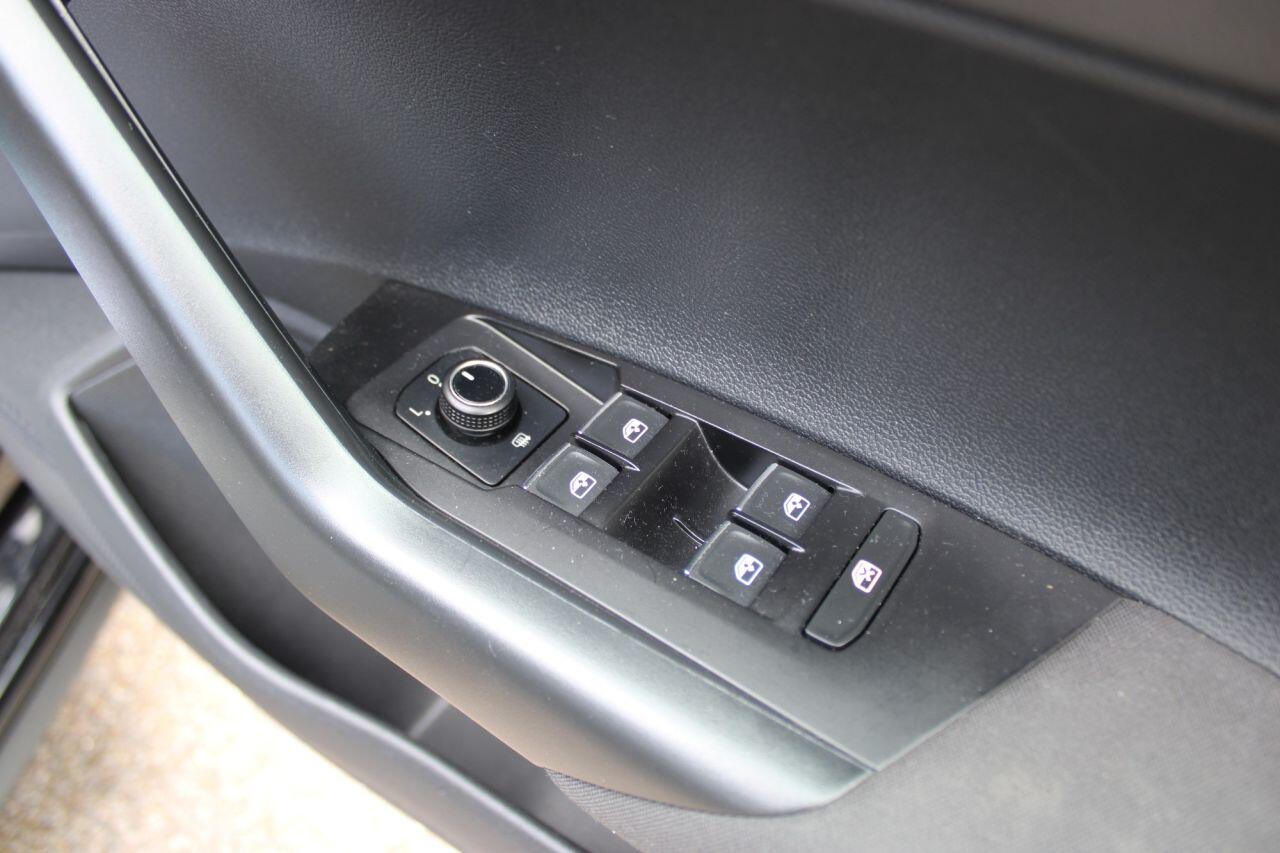 Volkswagen Polo view 43