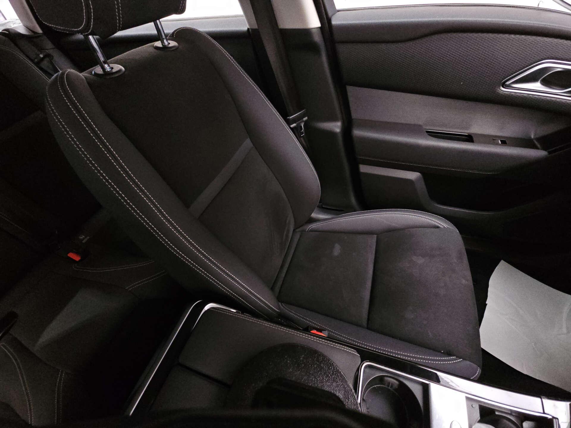 Land Rover Range Rover Velar view 10
