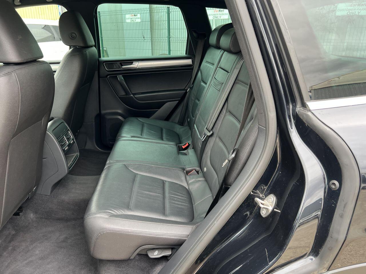 Volkswagen Touareg view 25