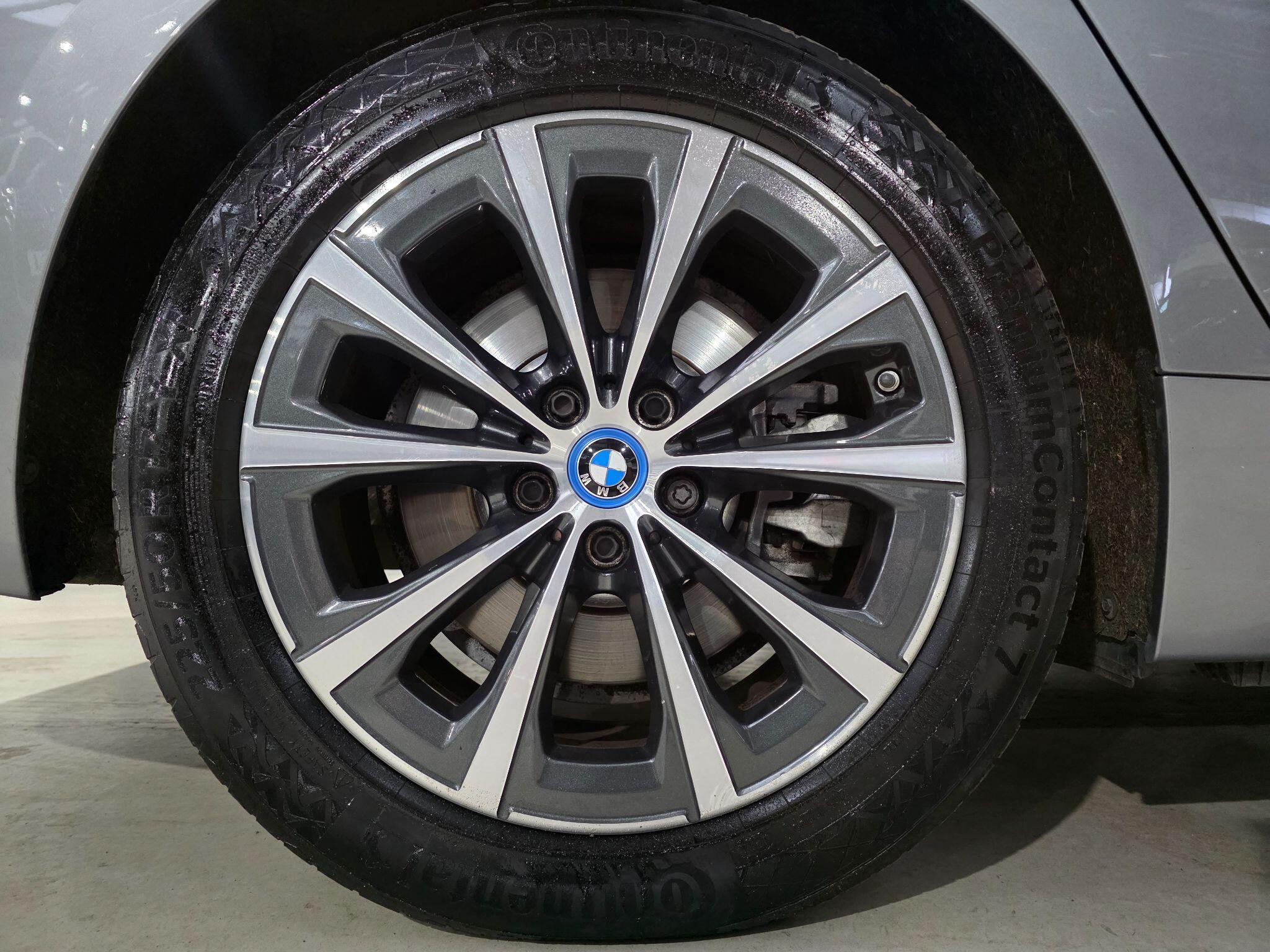 BMW 3 Series view 33