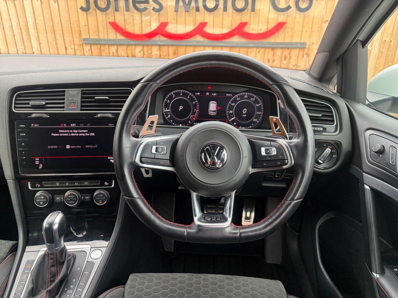 Volkswagen Golf view 17