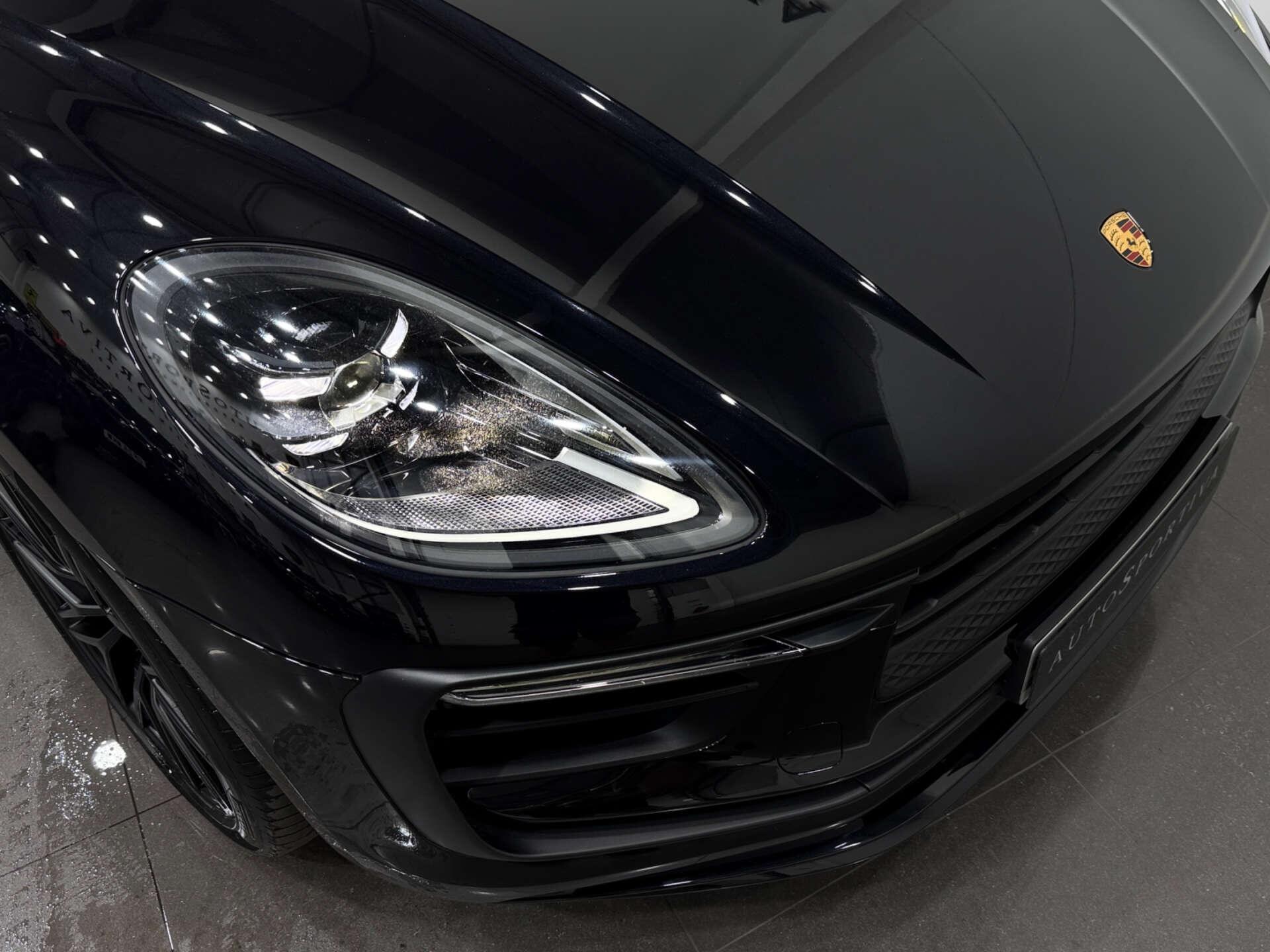 Porsche Macan view 35