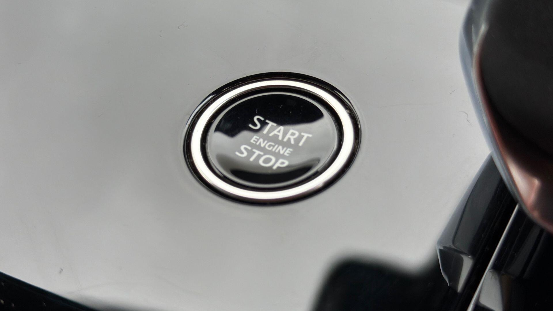 Land Rover Range Rover Sport view 35