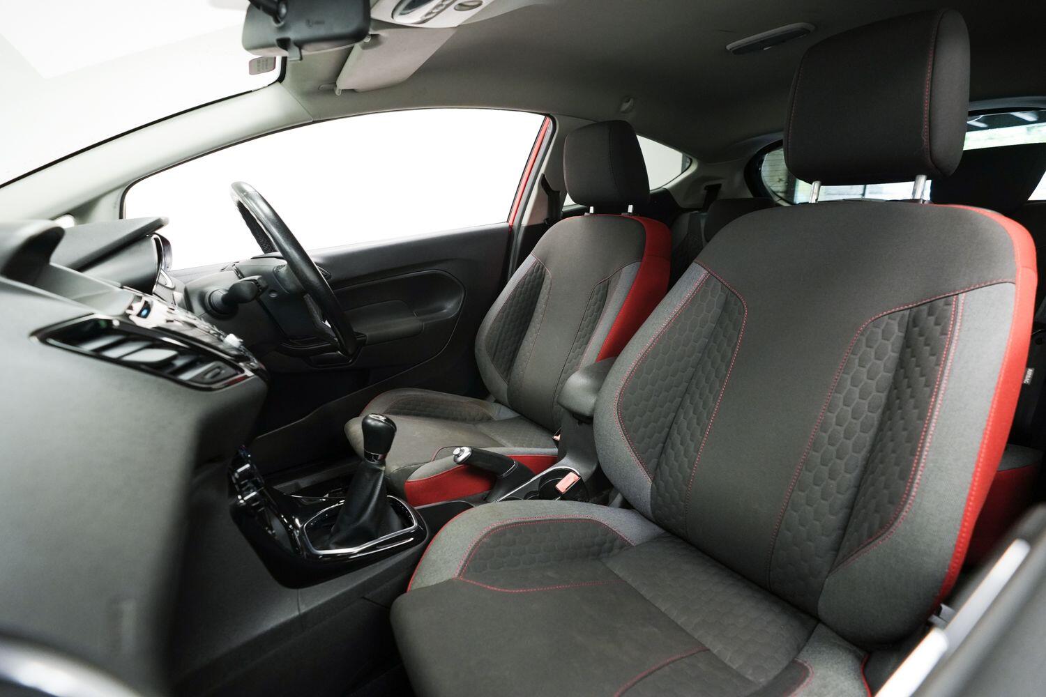 Ford Fiesta view 25