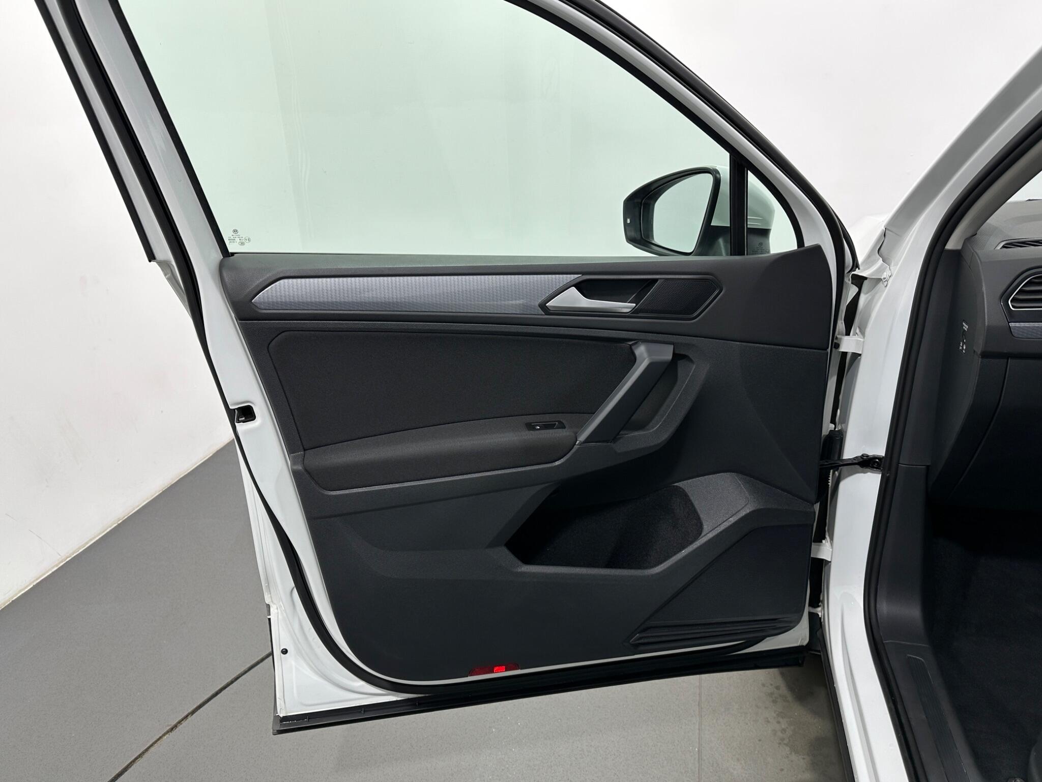 Volkswagen Tiguan view 35
