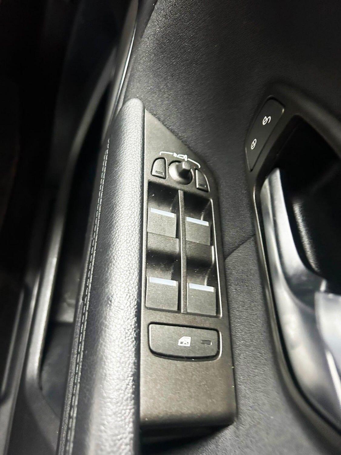 Land Rover Range Rover Evoque view 20