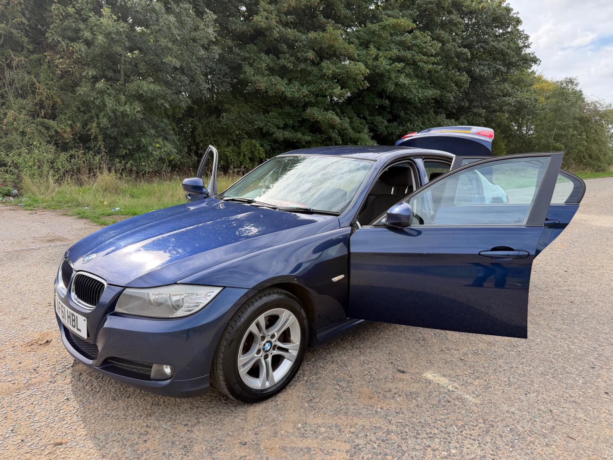 BMW 3 Series view 18
