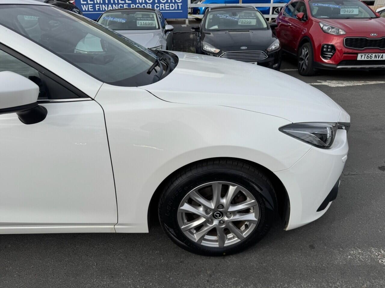 Mazda Mazda3 view 29