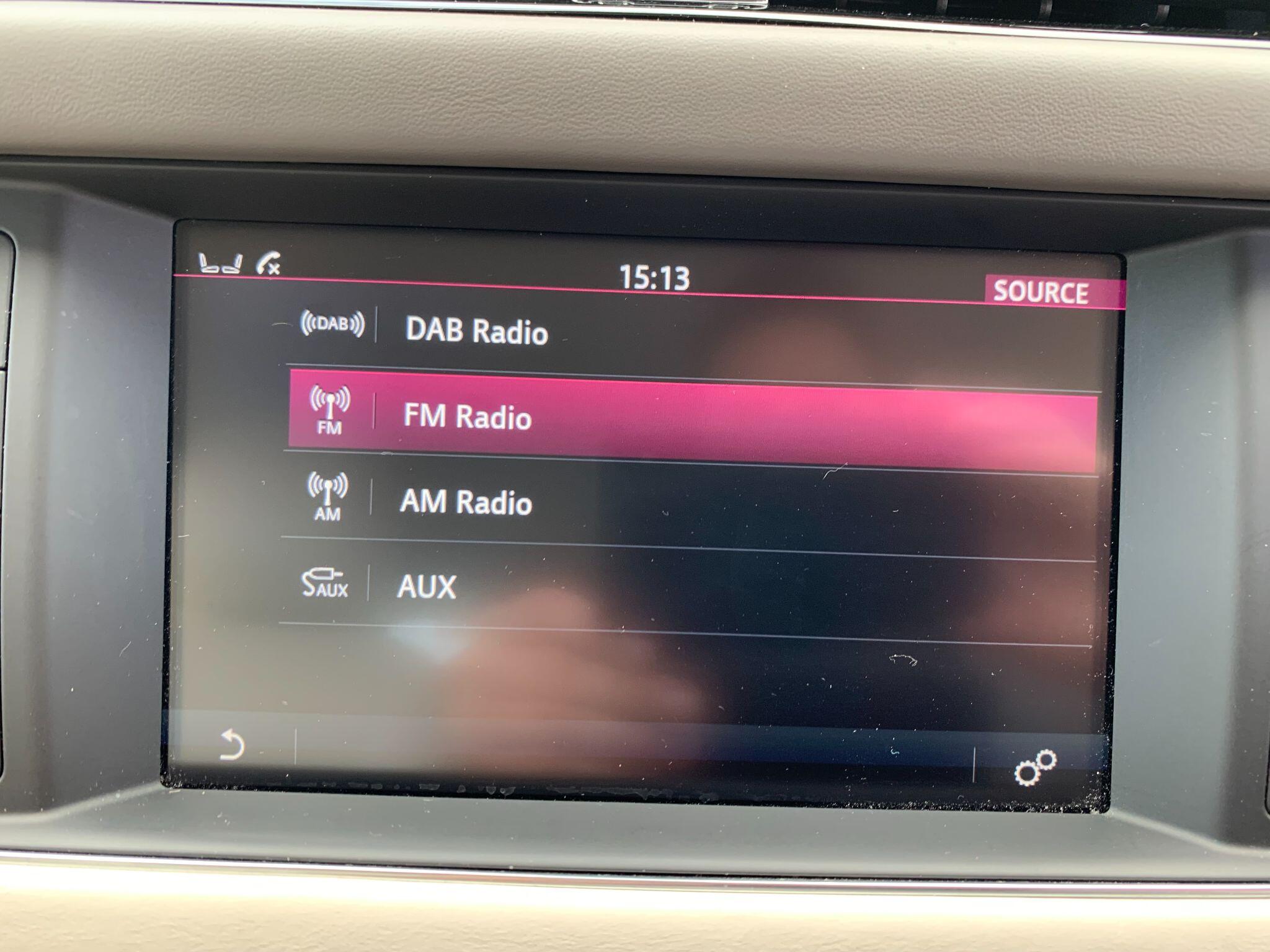 Jaguar XF view 33