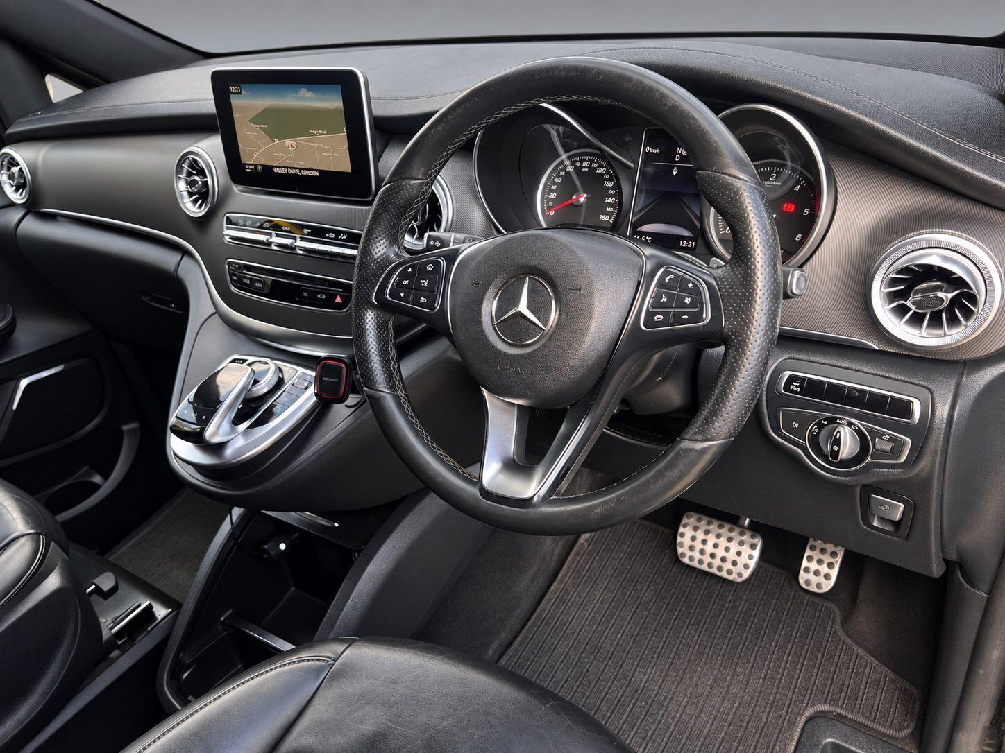 Mercedes-Benz V-Class view 19