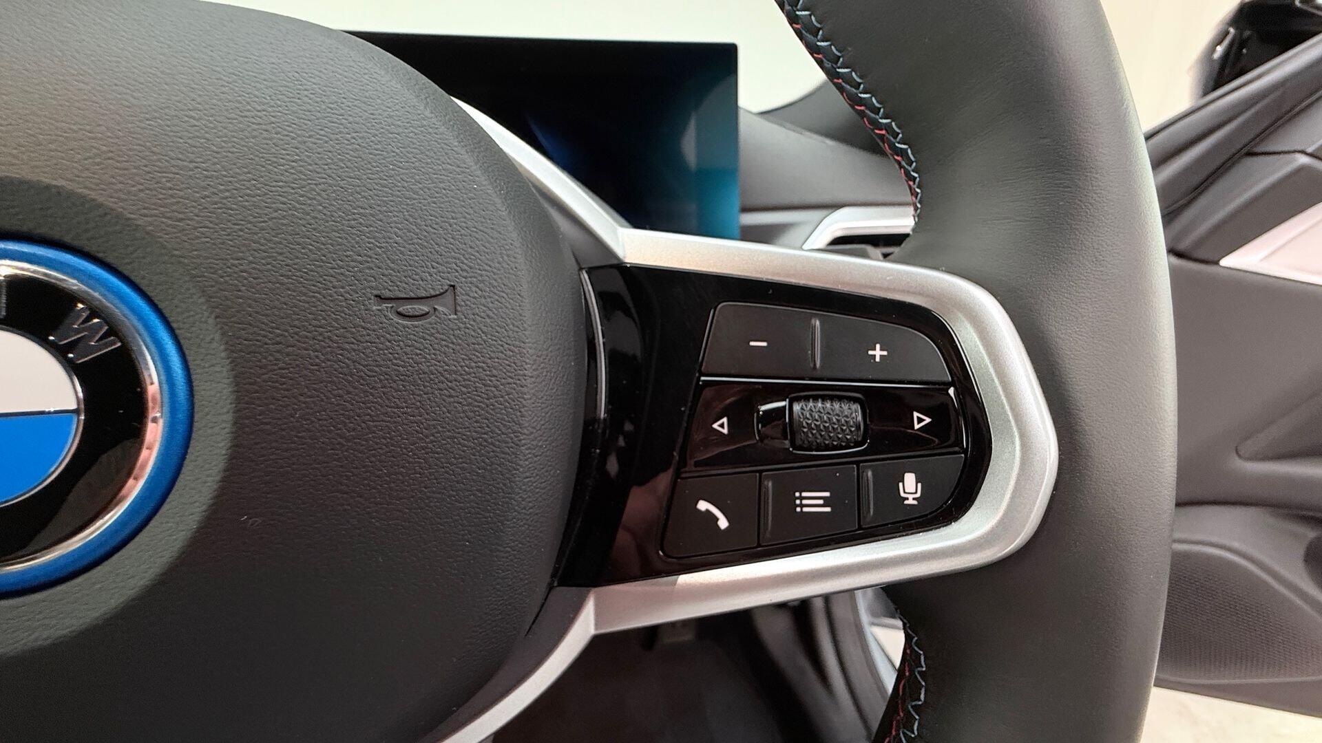 BMW i4 view 19