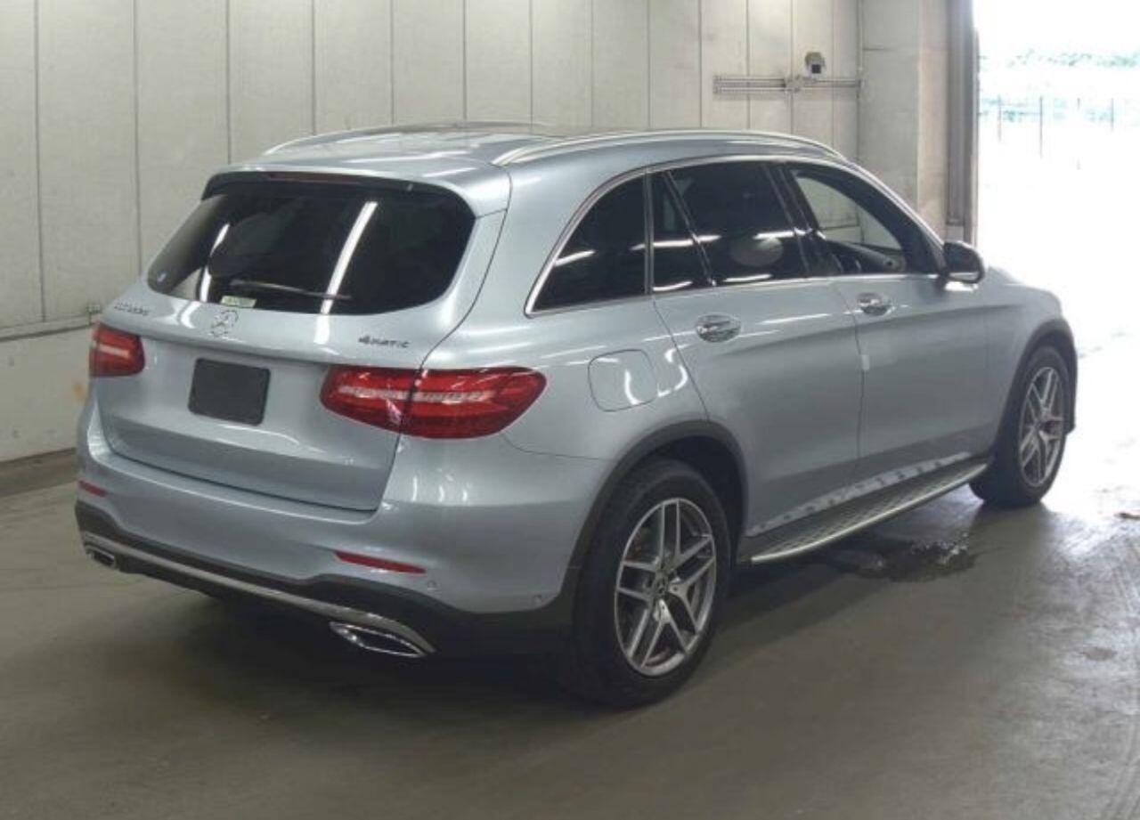 Mercedes-Benz GLC view 2