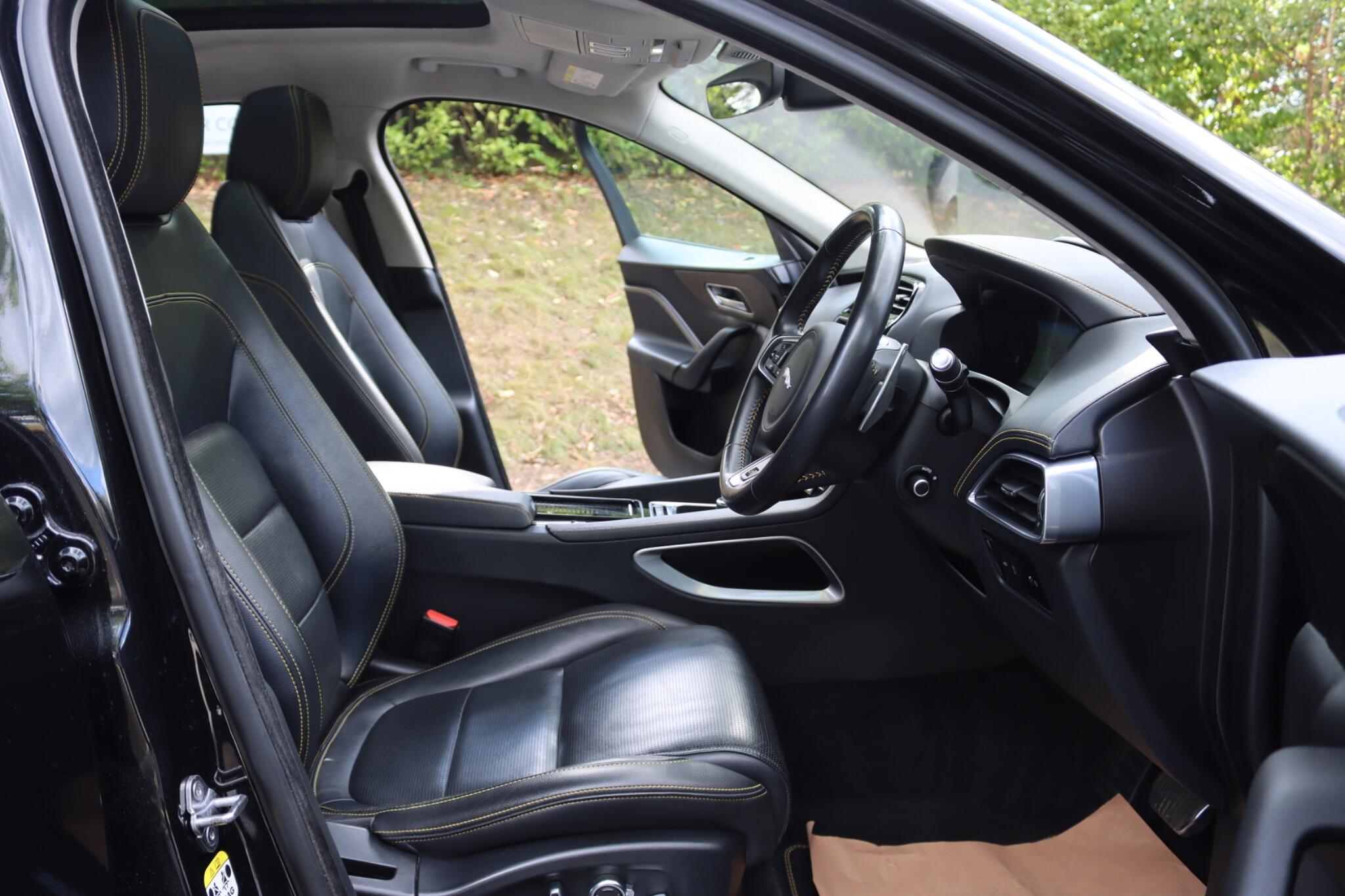 Jaguar F-Pace view 6