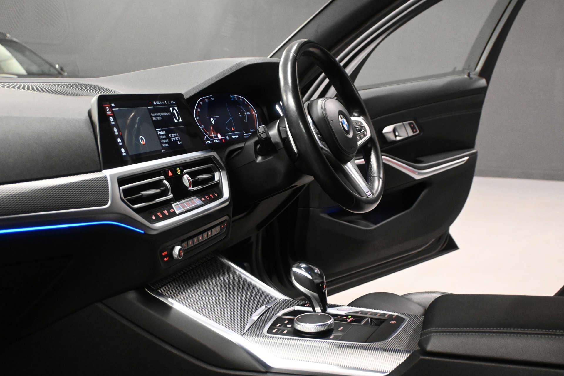 BMW 3 Series view 5
