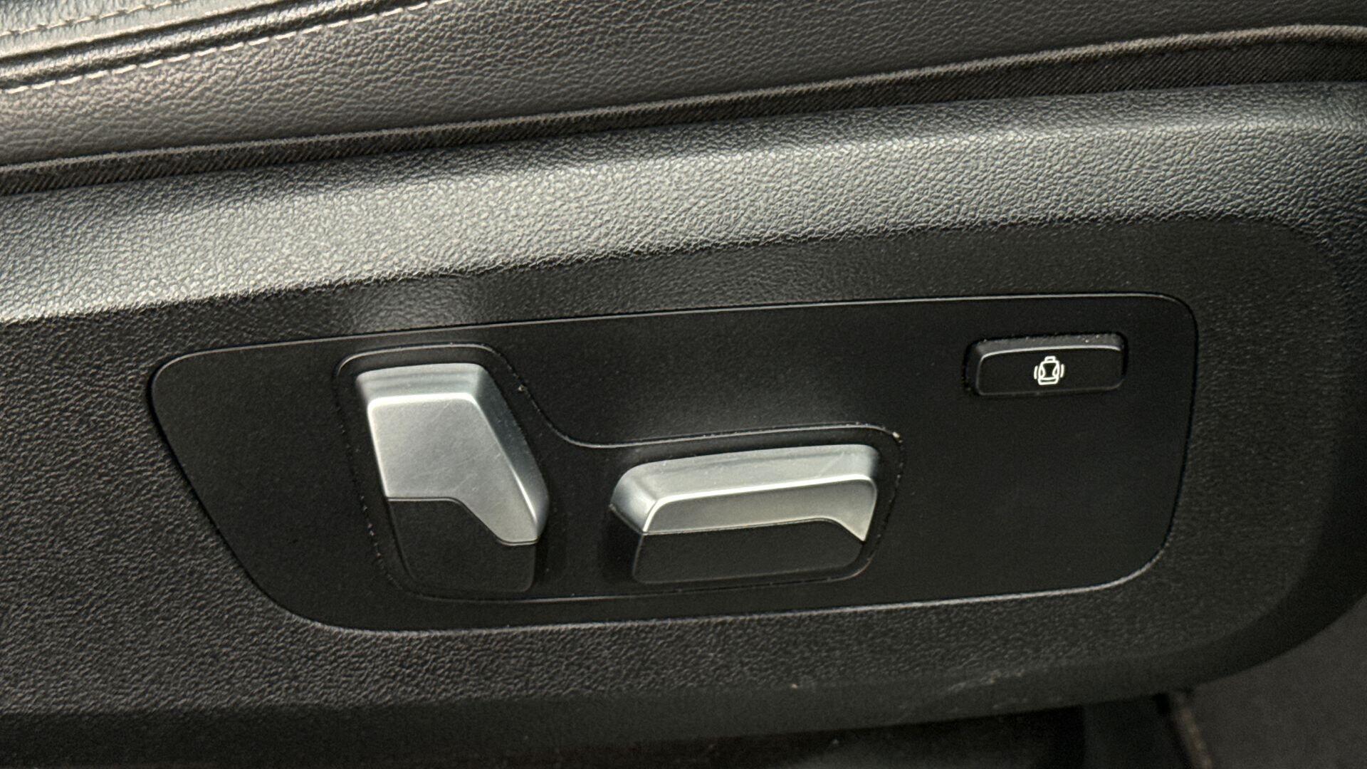 BMW X5 view 25