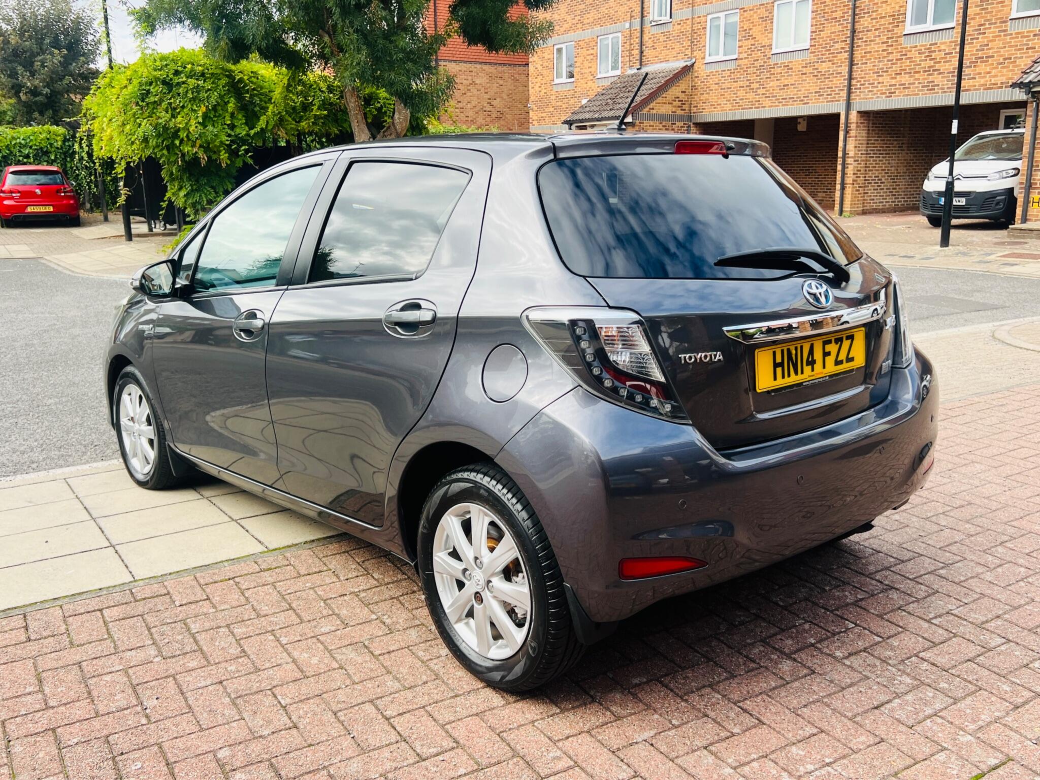Toyota Yaris view 16