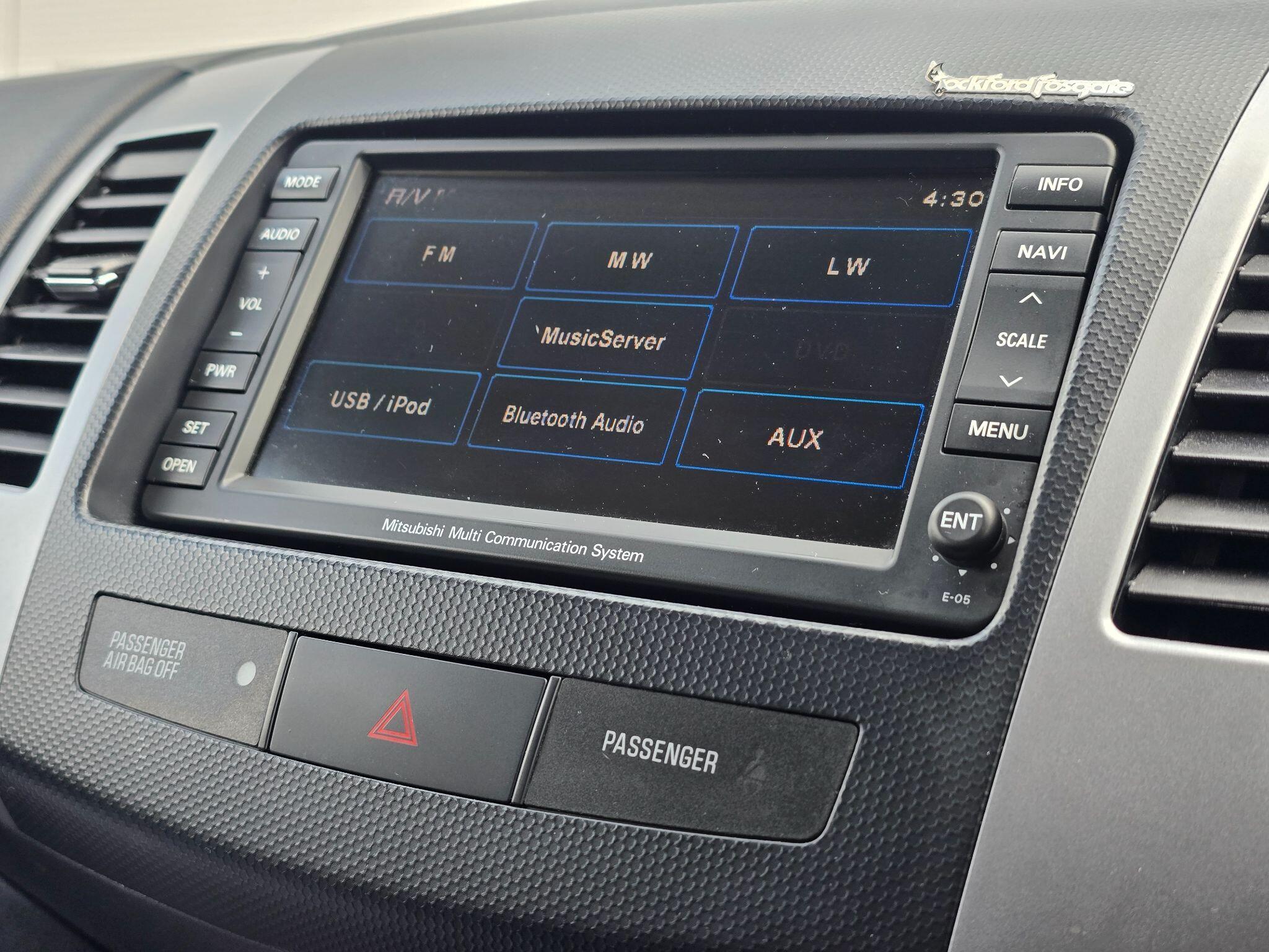Mitsubishi Outlander view 27