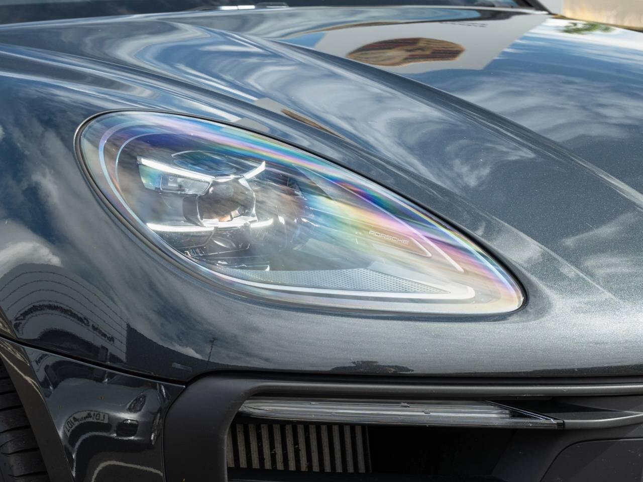 Porsche Macan view 16