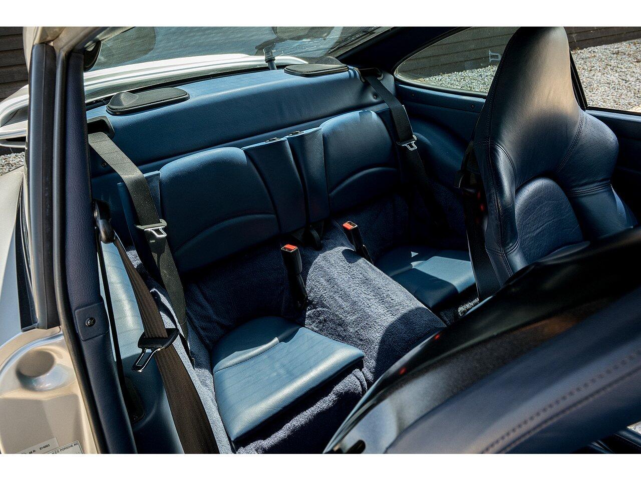 Porsche 911 view 28