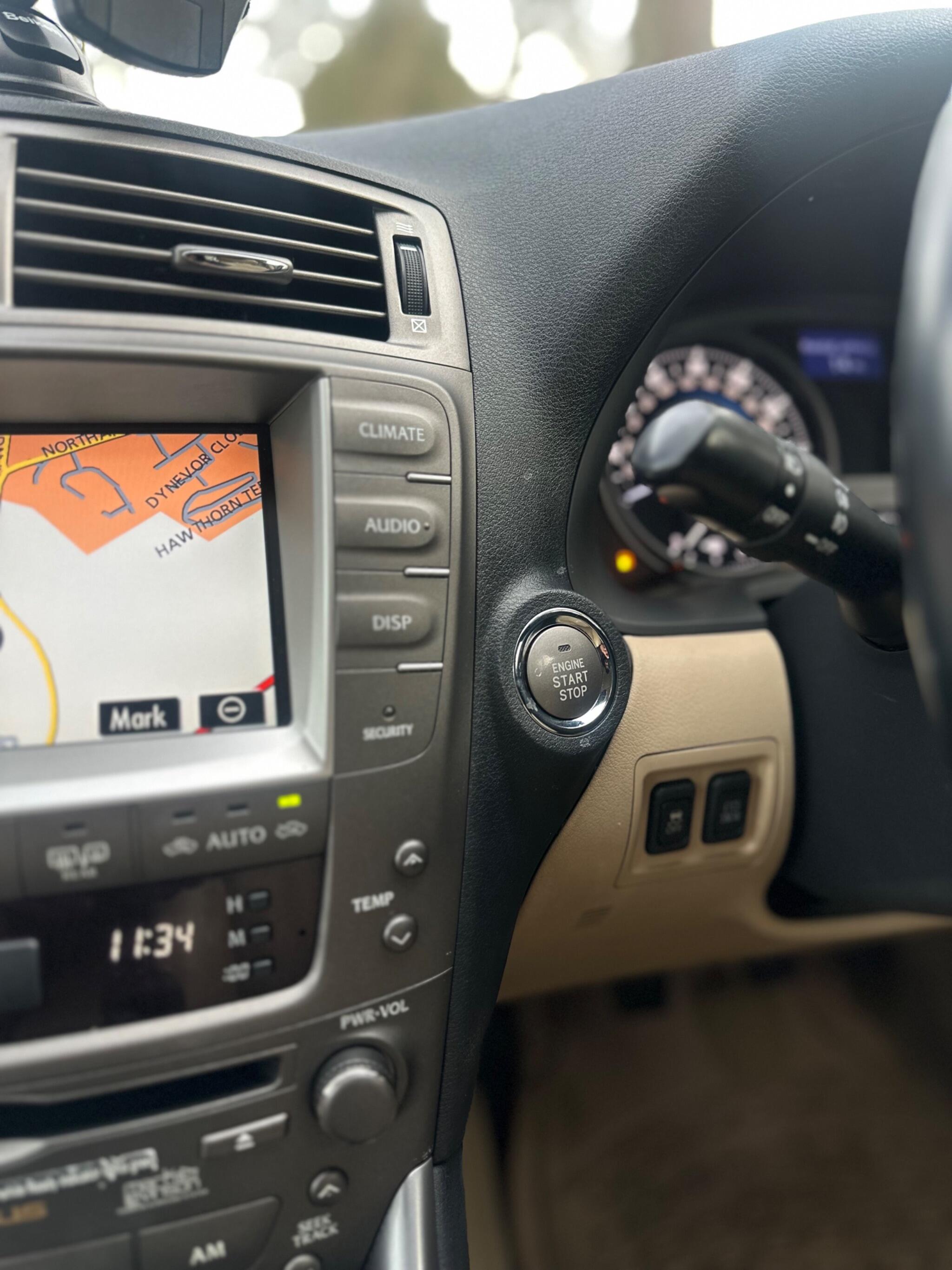 2008 Lexus IS image 32