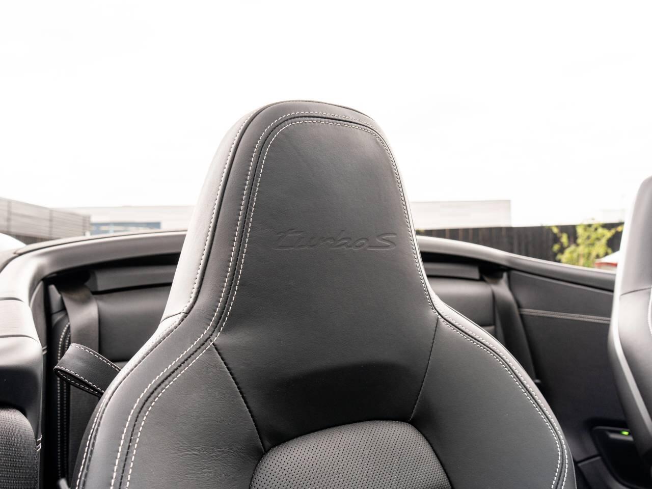 Porsche 911 view 51