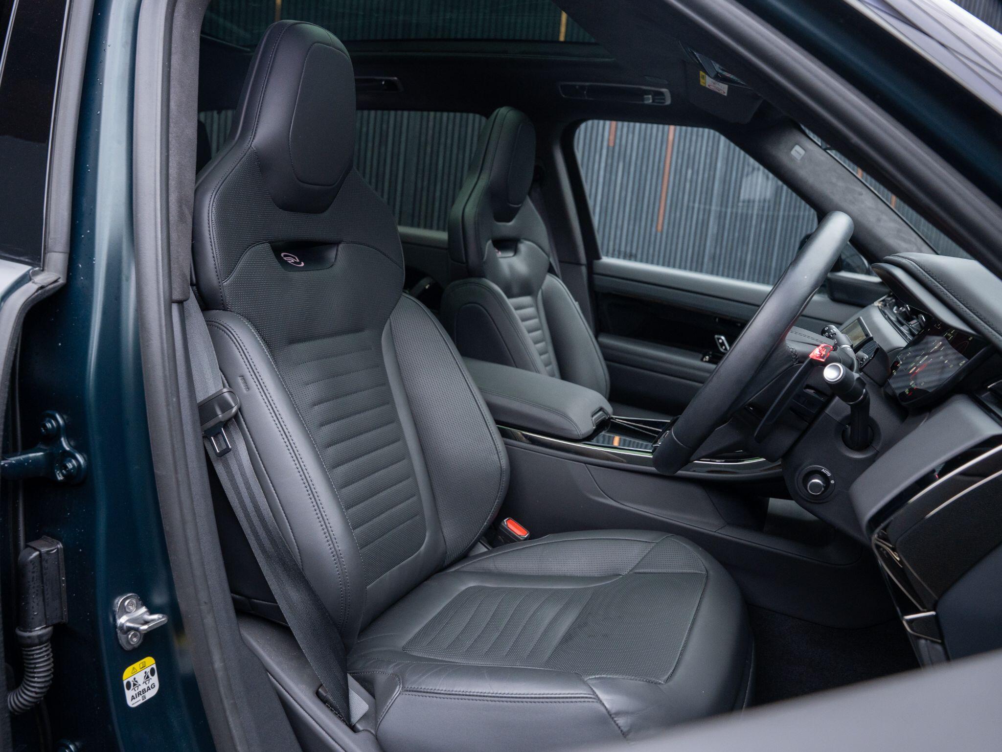 Land Rover Range Rover Sport view 2