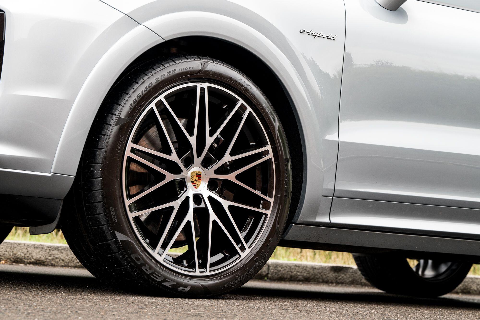 Porsche Cayenne view 17