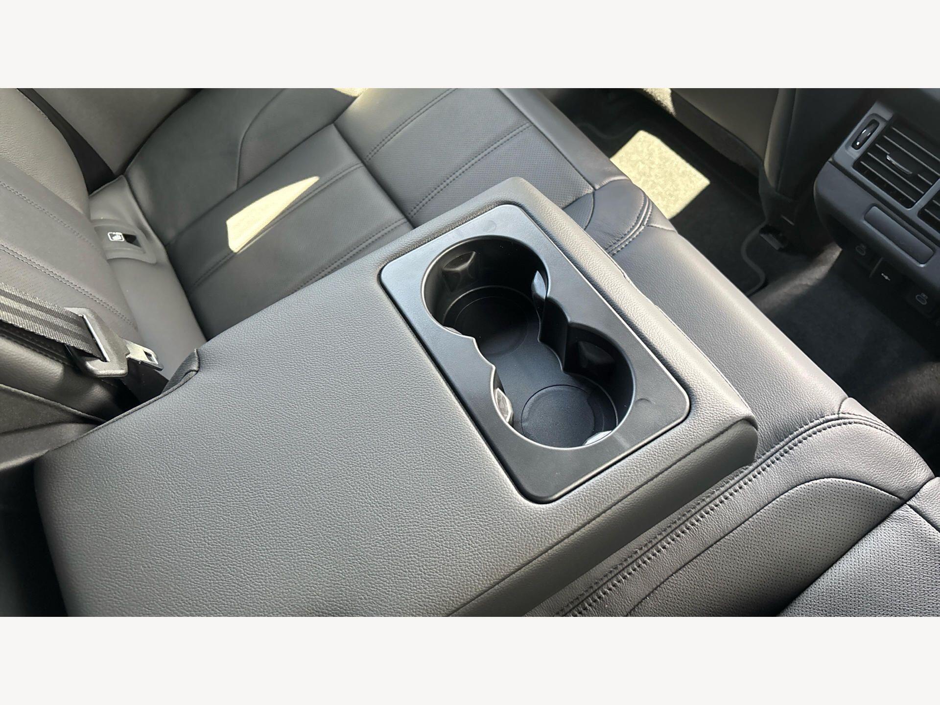 Land Rover Discovery Sport view 29