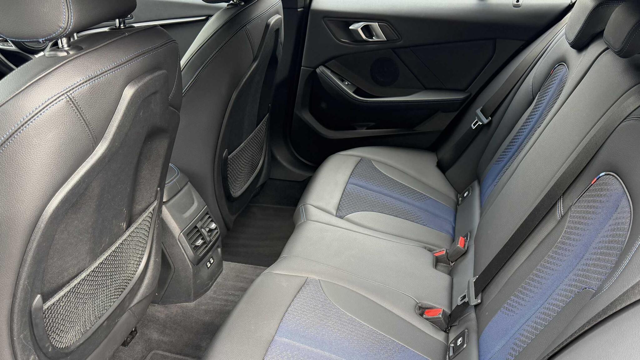 BMW 1 Series view 12