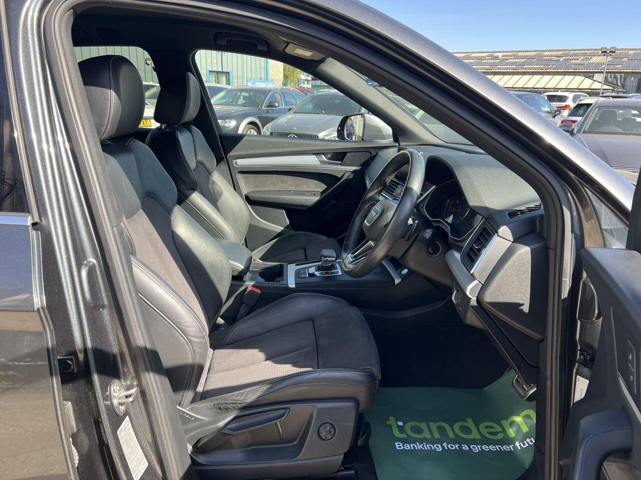 Audi Q5 view 15