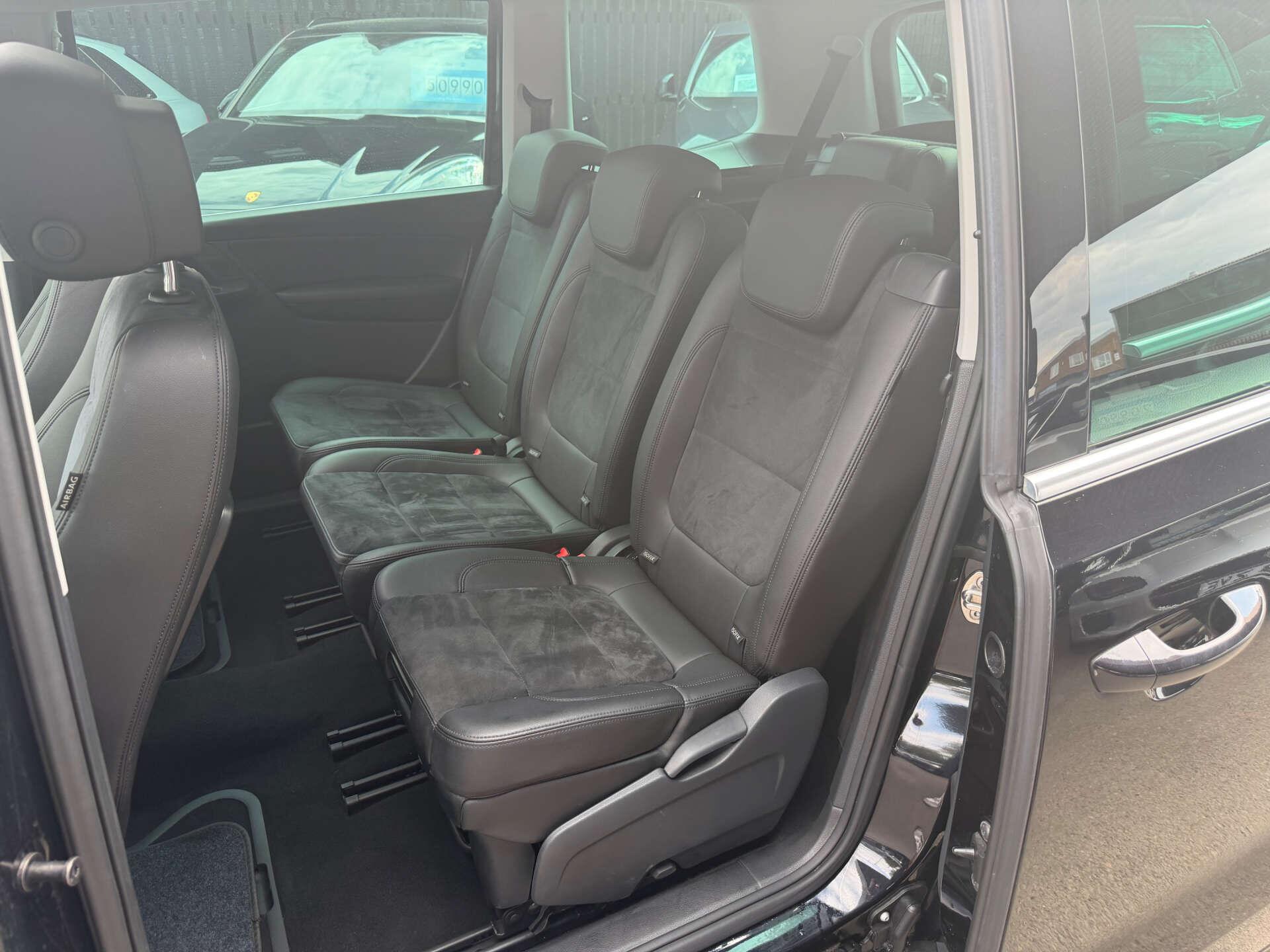Volkswagen Sharan view 17