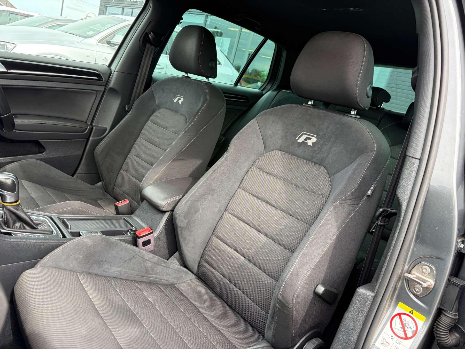 Volkswagen Golf view 17