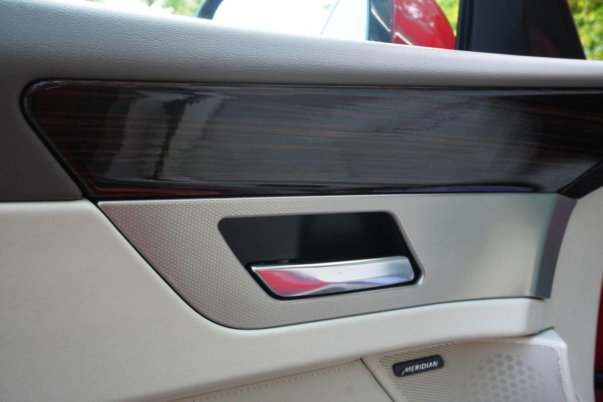 Jaguar XF view 49