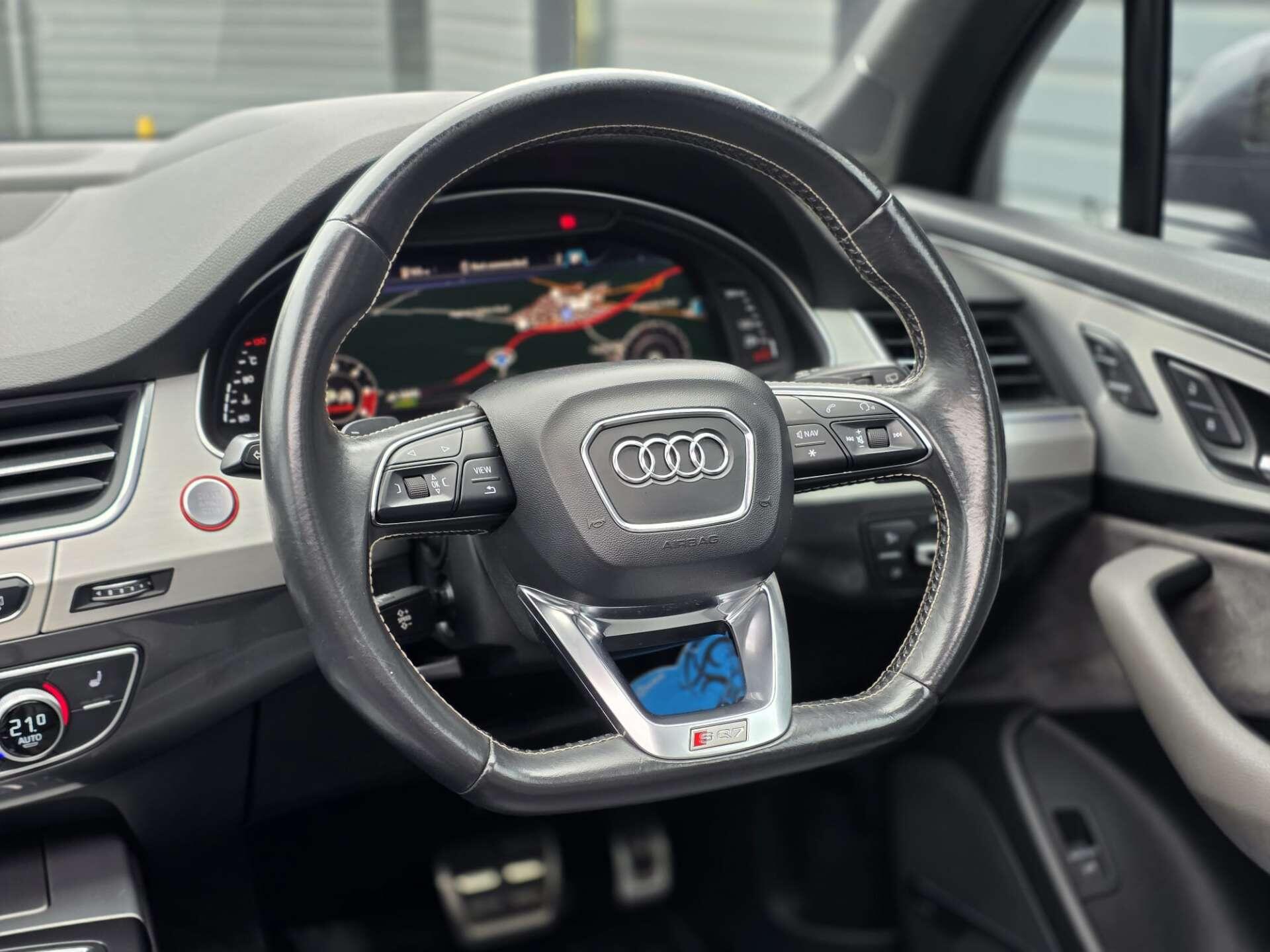 Audi SQ7 view 40