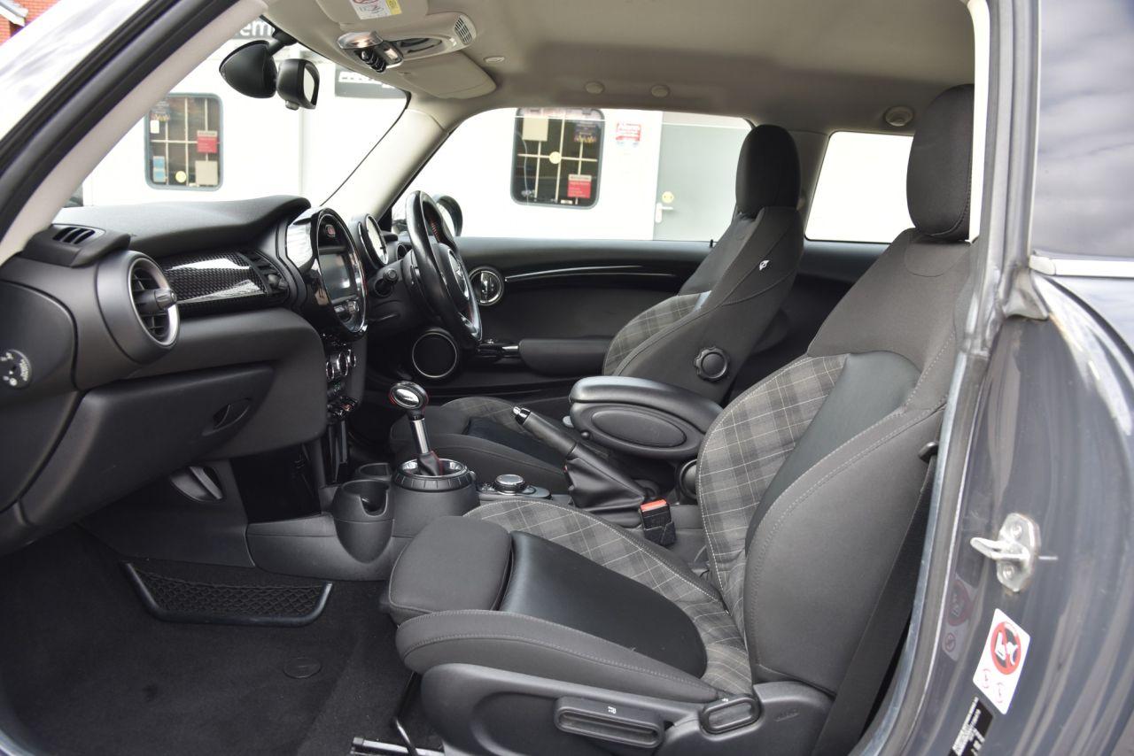 Mini Cooper view 22