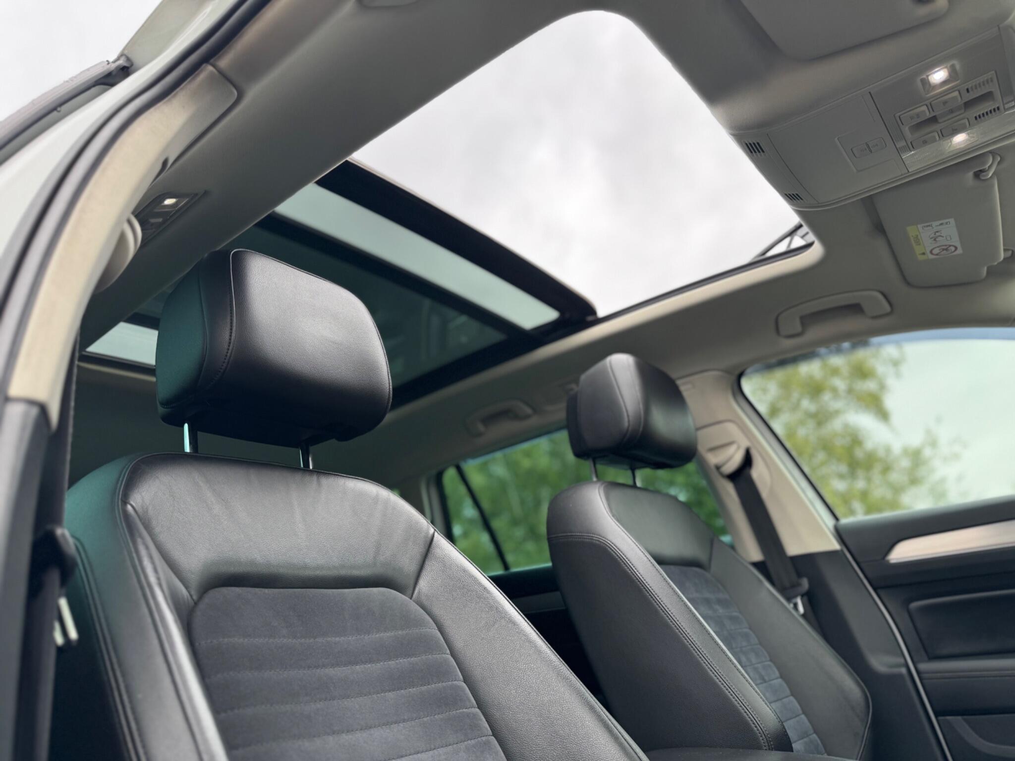Volkswagen Passat view 19