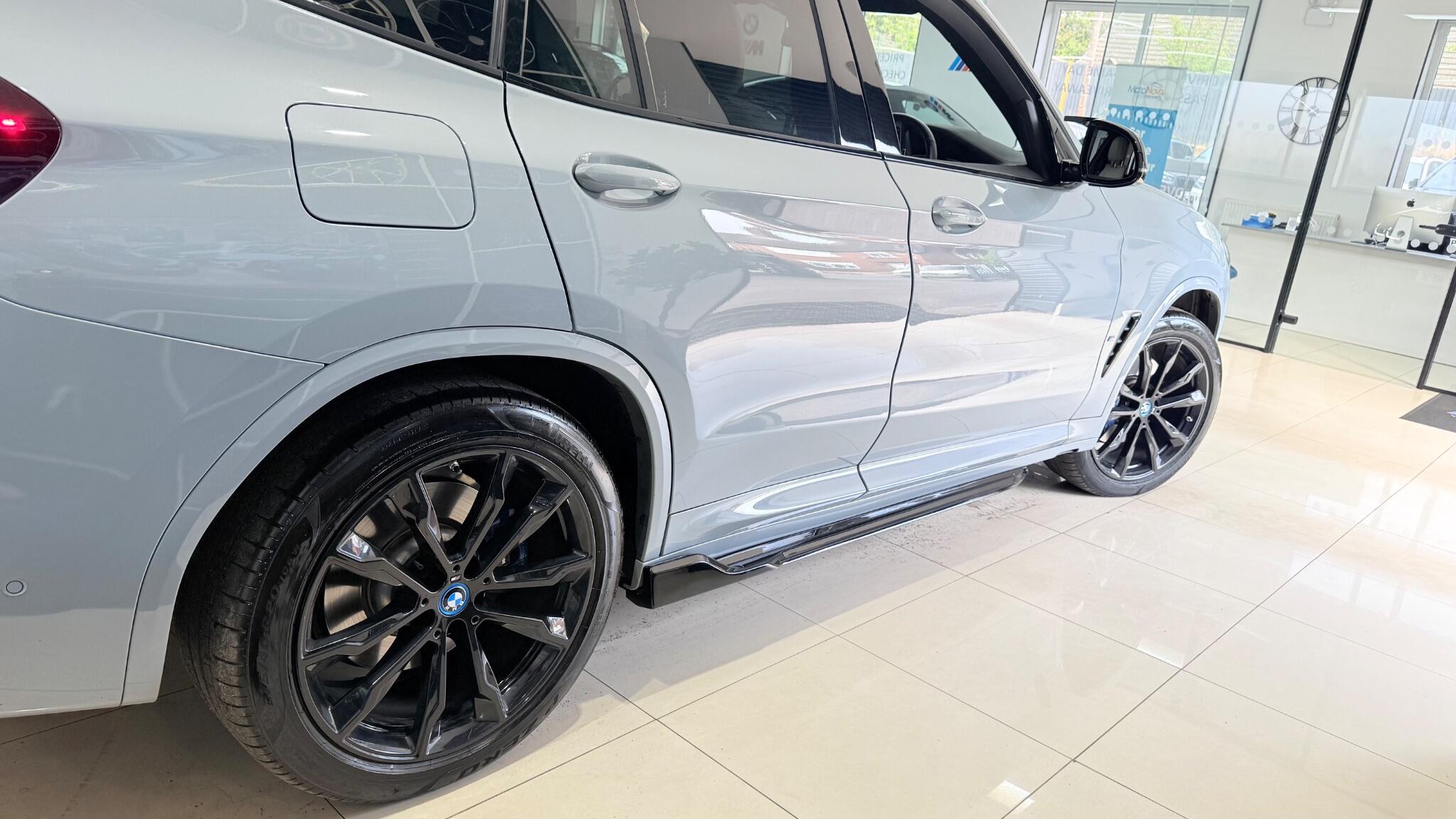BMW X3 view 11