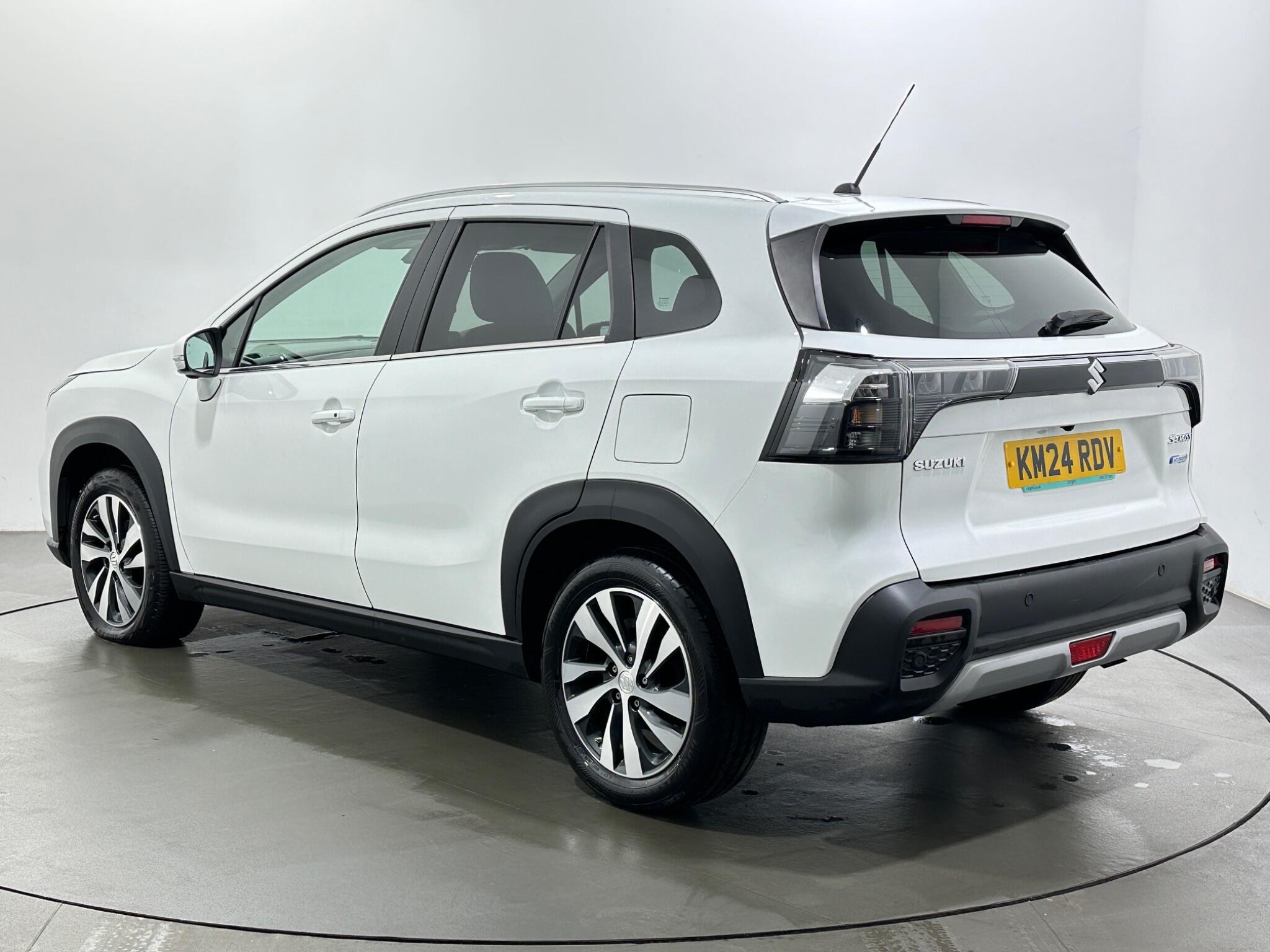 Suzuki S-Cross view 5
