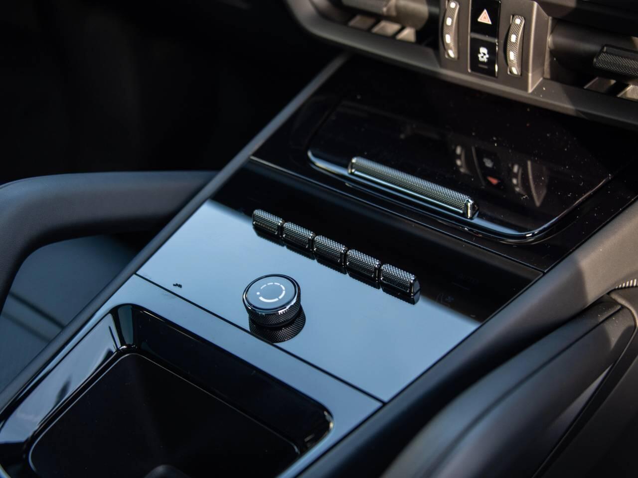 Porsche Cayenne view 37