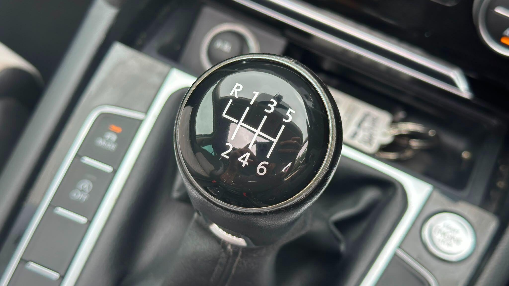 Volkswagen Passat view 20