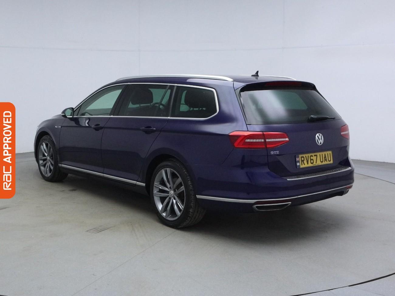 Volkswagen Passat view 5