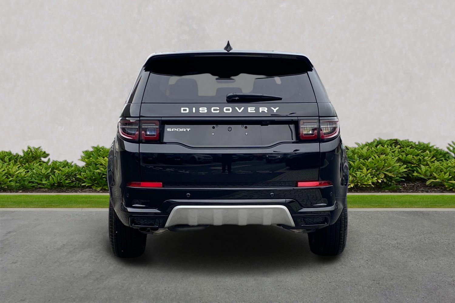 Land Rover Discovery Sport view 5