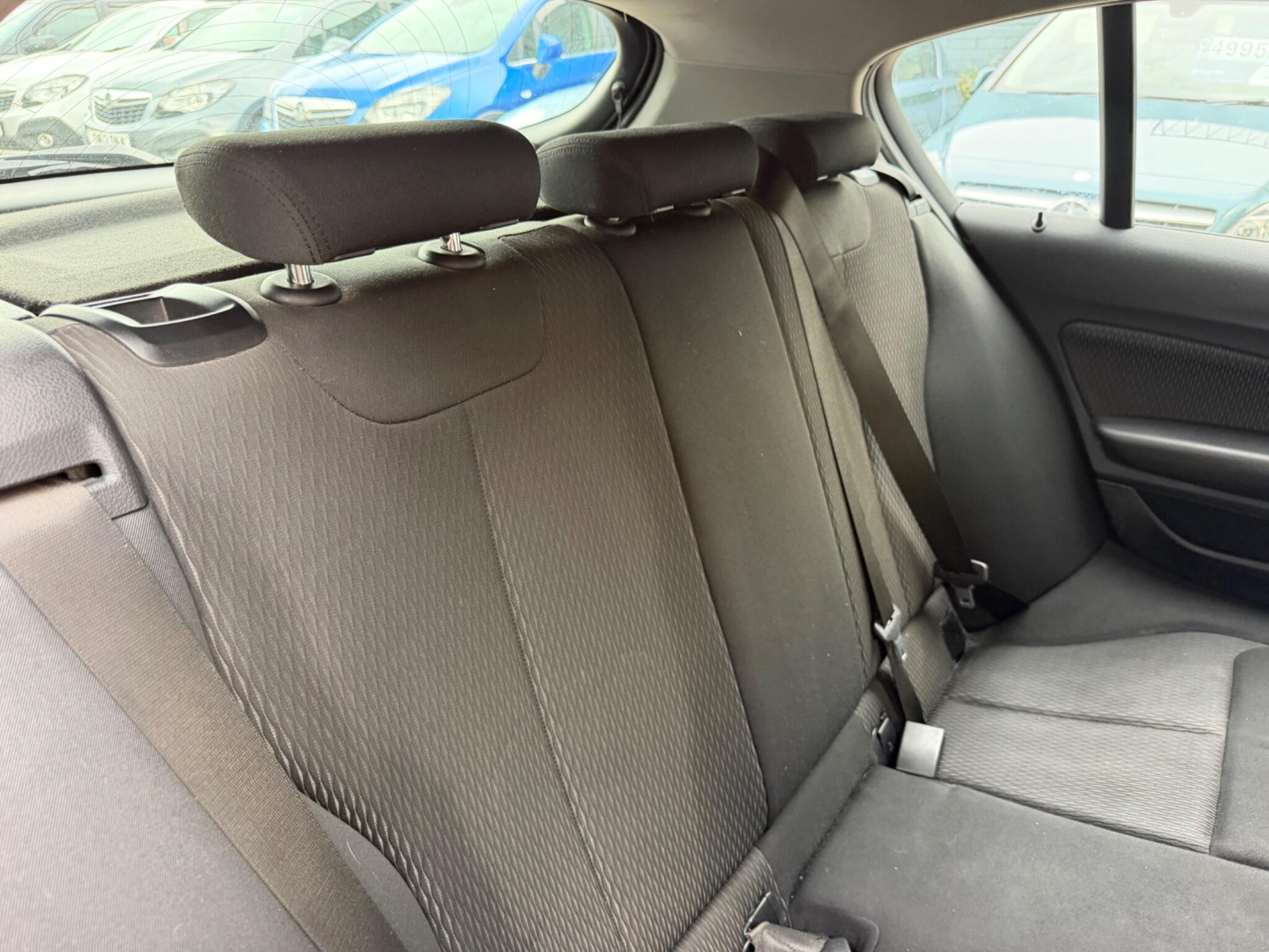 BMW 1 Series view 21