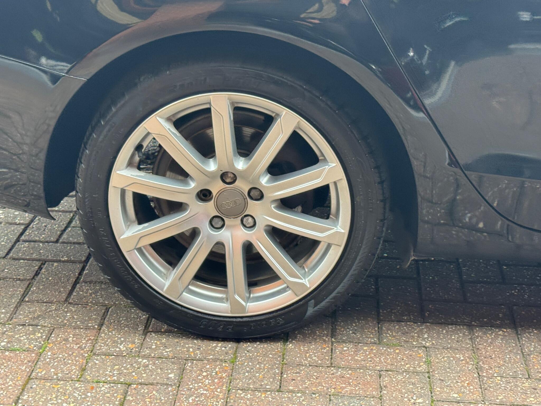 Audi A4 view 29