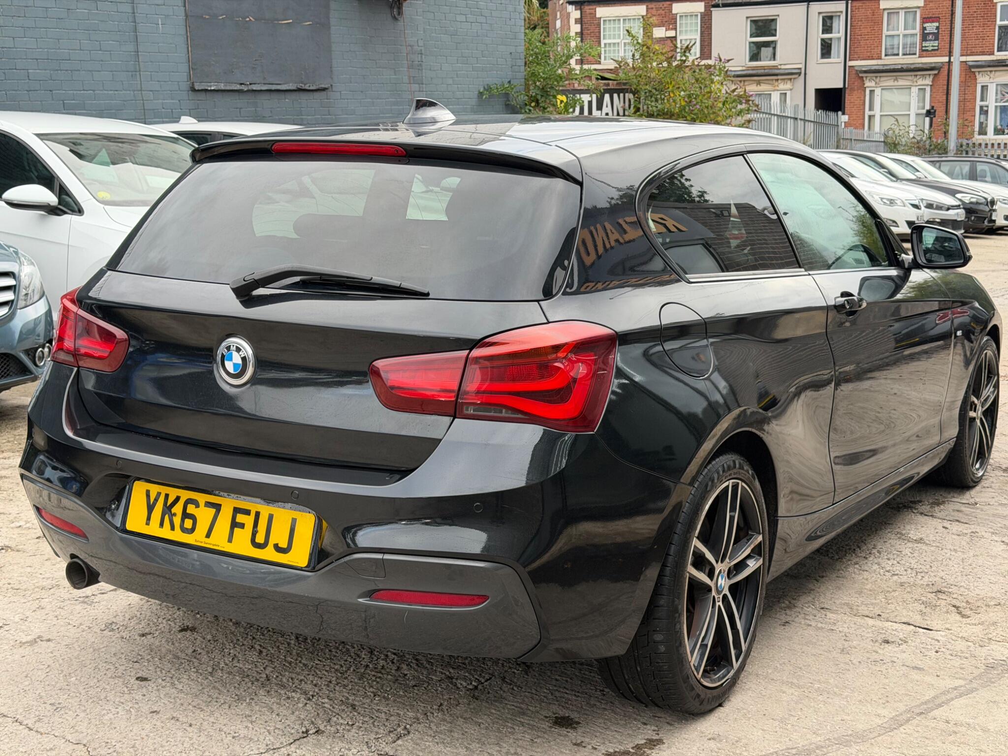 BMW 1 Series view 4