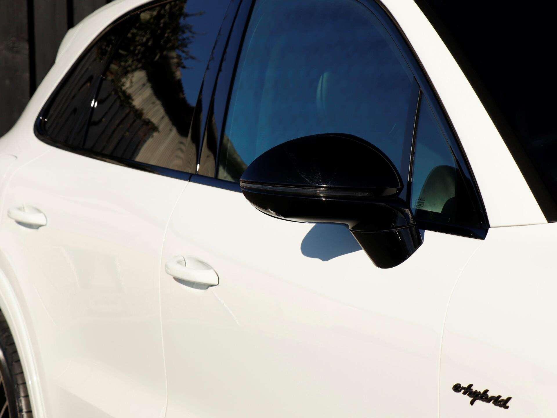 Porsche Cayenne view 35