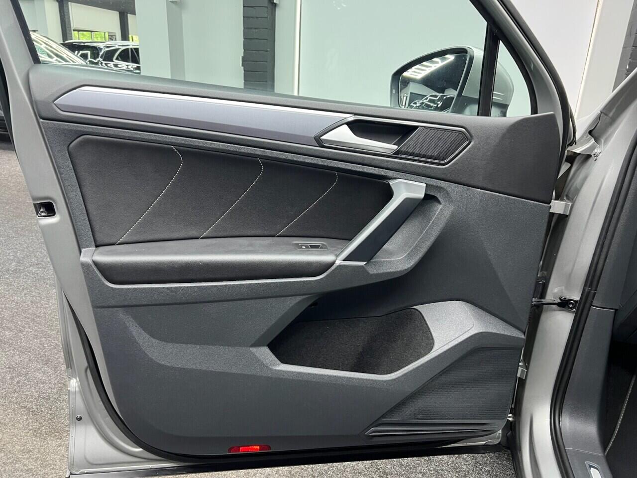 Volkswagen Tiguan view 26