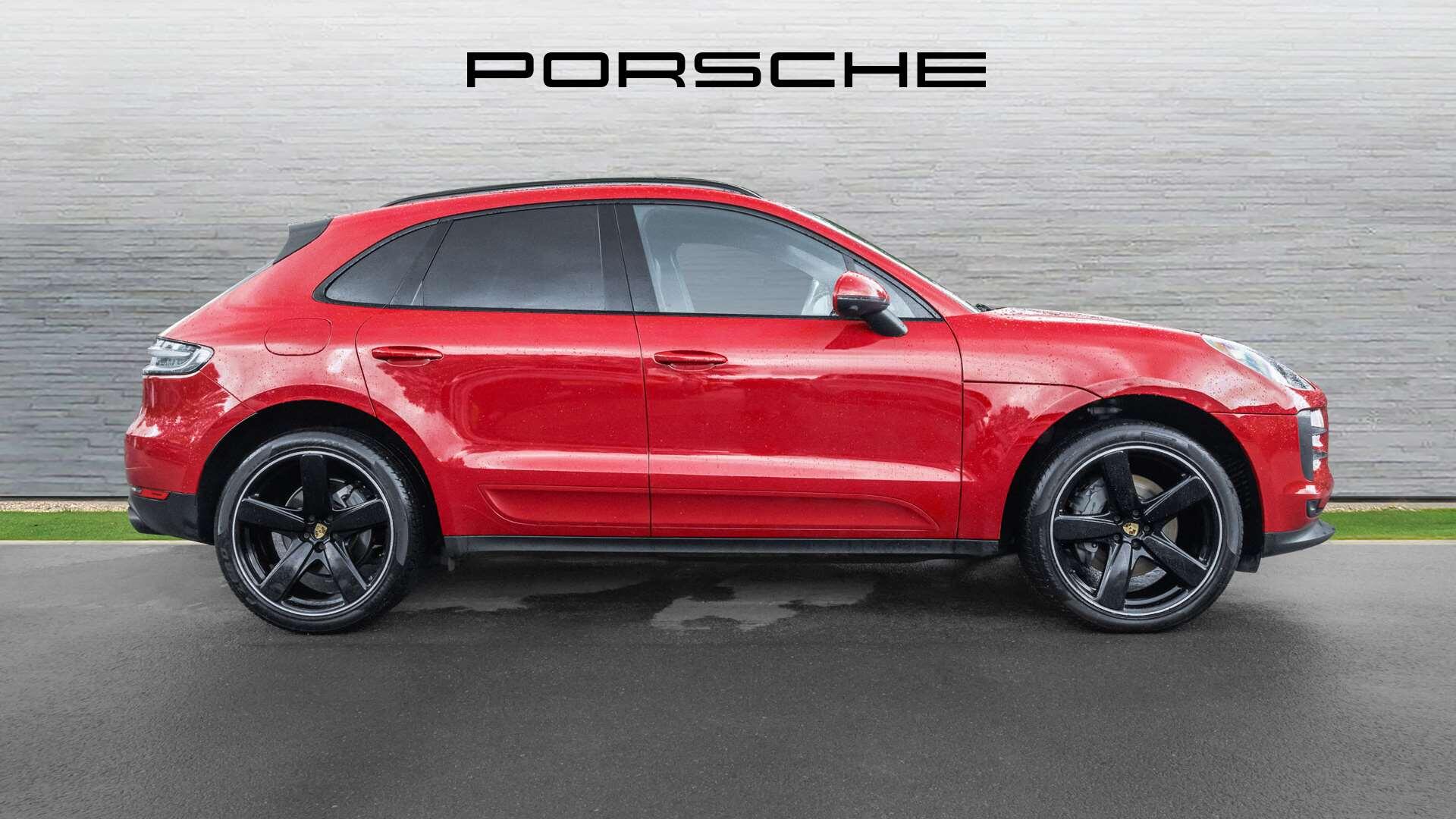 Porsche Macan view 7